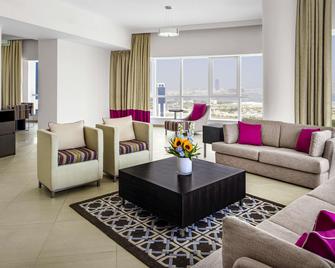 Aparthotel Adagio Premium Dubai Al Barsha - Dubai - Living room