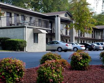 Affordable Corporate Suites of Overland Drive - Roanoke - Byggnad