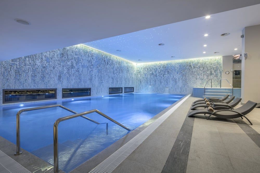 فندق هيلتون بودغوريتشا سرنا غورا - بودغوريكا - حوض السباحة