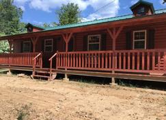 2BR\/1BA Amish Built Cabin Located on Pond at Rippling Waters Campground - Kenna - Building