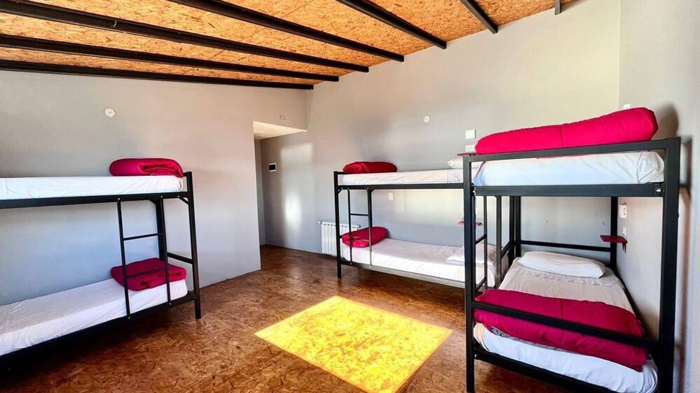 Moving Hostel Travel Bar