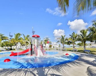 La Casita by AvantStay Steps to Duval Street in Key West Month Long Stays Only - קי ווסט - בריכה