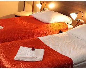 Hotel Nekla - Nekla - Schlafzimmer