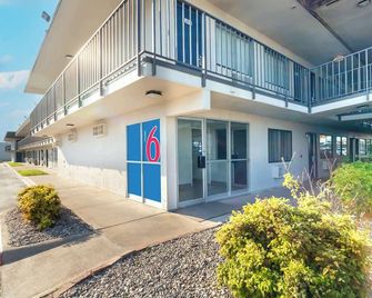 Motel 6 Del Rio, TX - Del Rio - Building