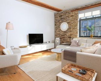 9 The Pottery, Family Friendly In Dartmouth - Dartmouth - Living room