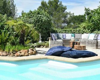 Villa in Fréjus with Pool near Beach - Fréjus - Basen