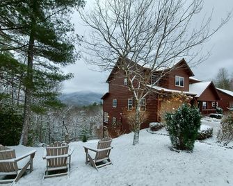 Views! Near Golf! Awesome Game Room, Hot Tub, Theater! Multi-Gen!Spacious, Quiet - Blairsville - Building
