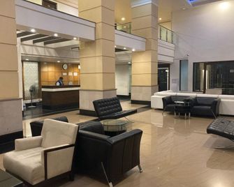Hotel Yuvraj Deluxe - Begusarai - Lobby