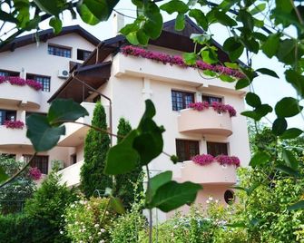 Villa Alice - Suceava - Building