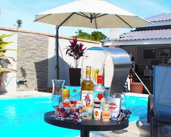 Pousada Captain Morgan Pontal do Sul com Piscina - Pontal do Paraná - Piscina