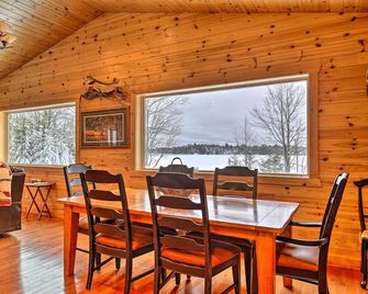 Waterfront Pike Lake Retreat Snowmobile - Park Falls - Comedor