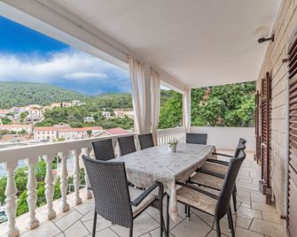 Seaside holiday house Brna, Korcula - 19219 - Smokvica - Balcón