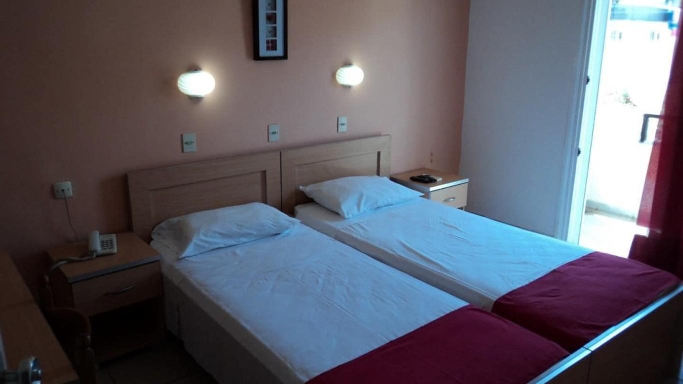 Zefyros Hotel