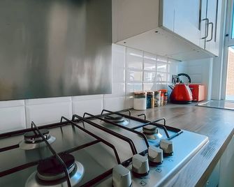 The Twickenham Apartment Near Strawberry - Twickenham - Kitchen