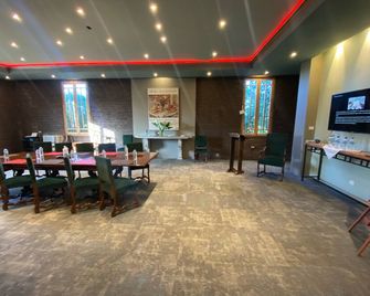 The White House by Casona Lo Aguirre - El Monte RM - Isla De Maipo