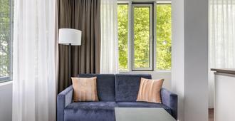 numa I Fore Rooms & Apartments - Hamburg - Living room