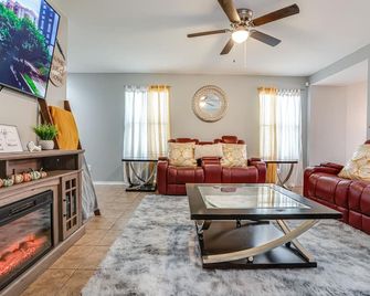 Comfortable near Lackland & Downtown/Easy access I35 - San Antonio - Living room