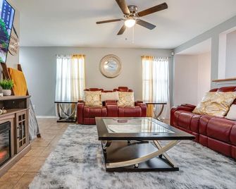 Comfortable near Lackland & Downtown/Easy access I35 - San Antonio - Living room