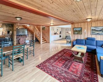 4 Bedroom Gorgeous Home In Bagn - Bagn - Sala de estar