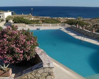 Nicolas Apartments - Ierapetra - Piscina