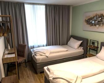 Altstadt Hotel Self Check-In - Wurzburg - Bedroom
