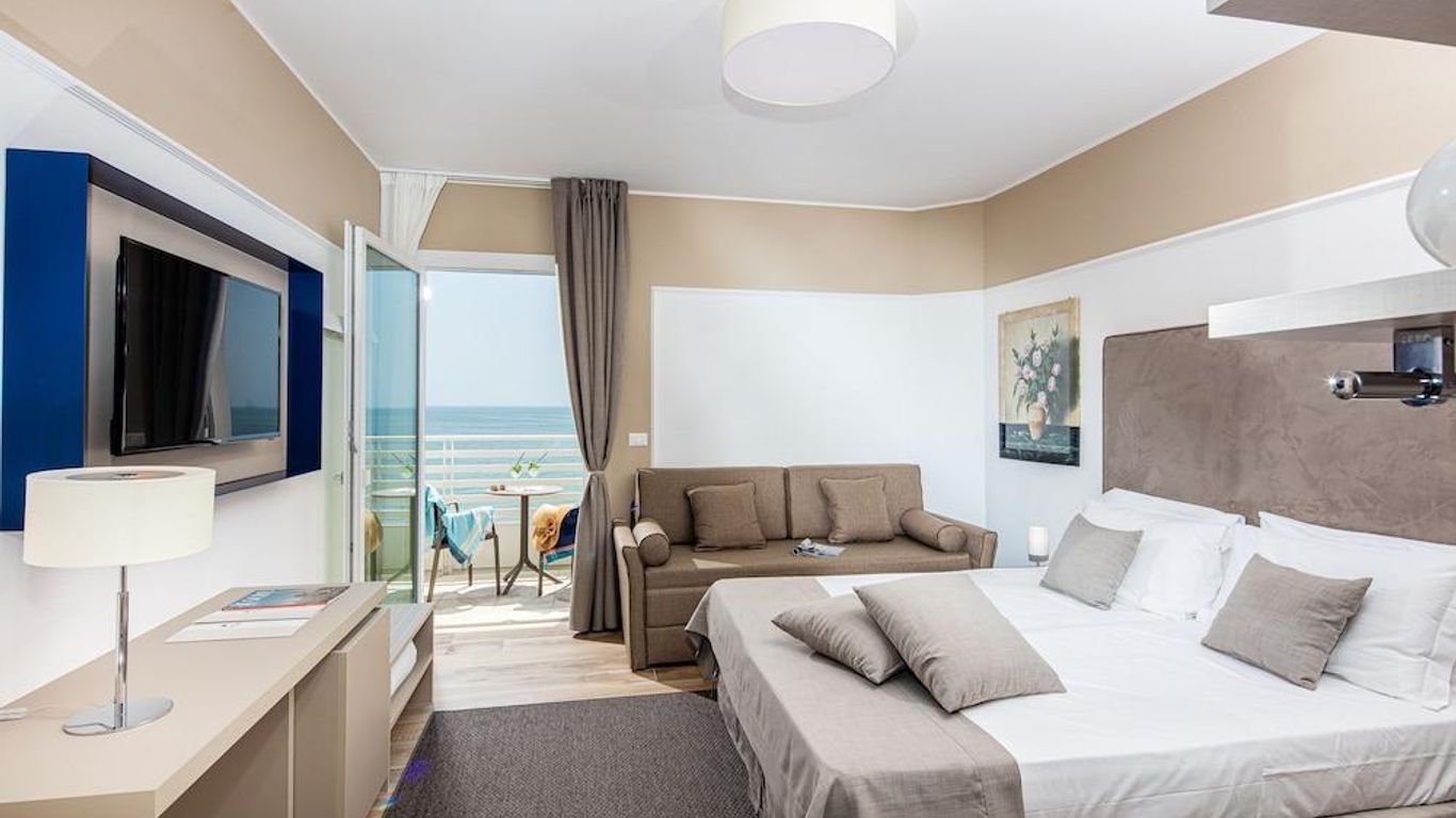 ホテル キャピトル