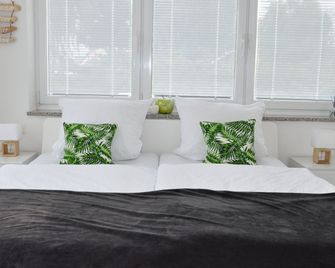N37 -Modern Eingerichtete Zimmer in Ruhi - Aldingen - Bedroom