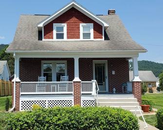 Great Home For Penn State Fans - Bellefonte - Building