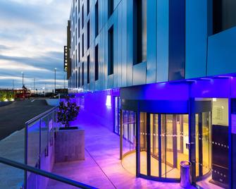 Atrium Hotel Heathrow - Hounslow - Building