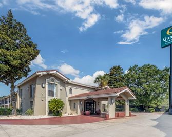 Quality Inn and Suites North Charleston - Ashley Phosphate - North Charleston - Building