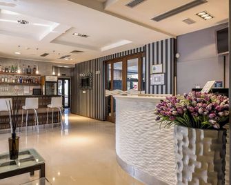 Hotel Terra - Novalja - Bar