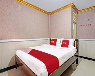 OYO 92004 Fitriaendika Residence - Padang - Slaapkamer