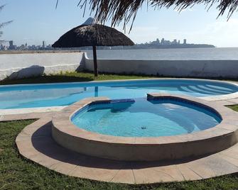 Catembe Beach Lodge - Maputo - Bể bơi