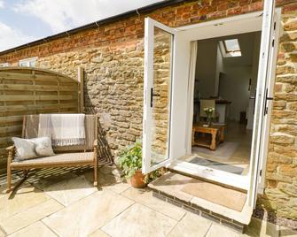 Oak Barn - Daventry - Patio