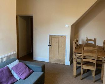 Seventy Seven - Gainsborough - Living room