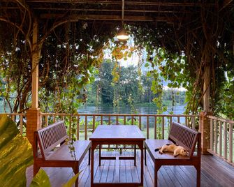 Ruen Maihom Riverside Cottage - Kanchanaburi - Lobby
