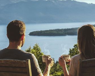 Romantic Getaway Hot Tub, Cinema & View - Stange