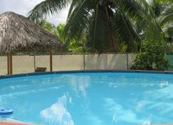 Family Friendly. 2 Bed Condo, Cozy & Comfy. Close To Airport. - Belize City - Pool