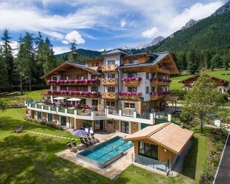 Hotel Lindenhof - Ramsau am Dachstein - Gebäude