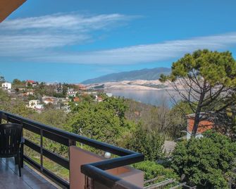 2 Bedroom Gorgeous Apartment In Bosana - Pag - Balcone