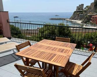 Virginia House - Citra 011019-Lt-0354 - Monterosso al Mare - Balcony
