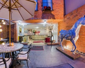 Hotel Hill House Usaquén - Bogotá - Patio