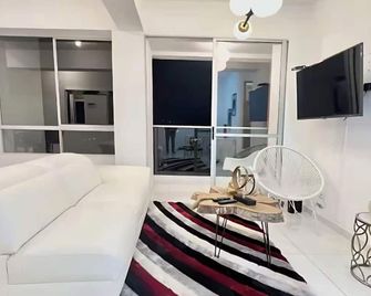 Modern apt with a great view - Sabaneta - Living room