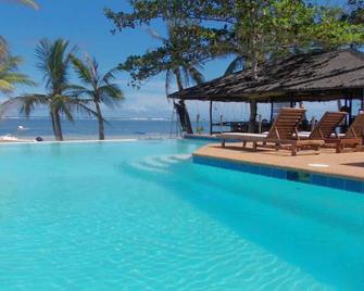 Romantic Beach Villas - General Luna - Pool