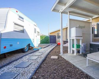Hot Tub • Firepit • Washer • 500mbps • Petsok - Victorville