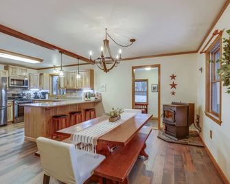 Lovely Interlaken Home w/ Fire Pit & Yard! - Interlaken