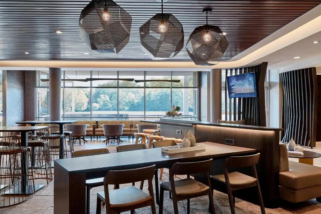 SpringHill Suites by Marriott Jacksonville Baymeadows thumbnail 2