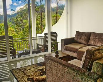 Magical Mountain Resort - Nallathanniya - Sala de estar