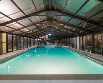 Days Inn by Wyndham Murphy - Murphy - Pool