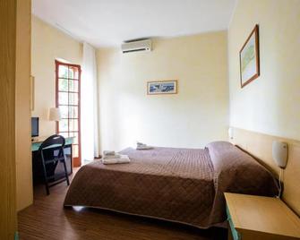 Hotel La Tavernetta dei Ronchi - Massa - Спальня